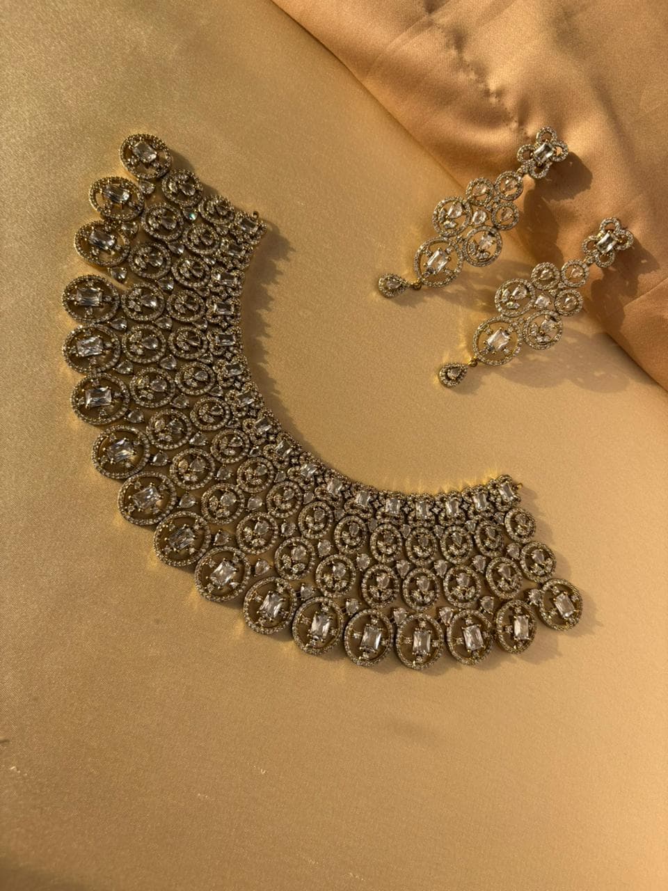 Royal Antique Statement Choker